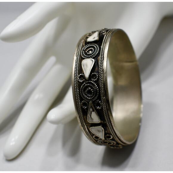 Vintage Silver Tone Wide Bangle, White Enamel, 1970s - Picture 4 of 10